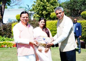 उत्तराखंड सरकार ने राज्य के बेरोजगार युवाओं को स्वरोजगार के लिए प्रेरित करने हेतु मौन पालन योजना